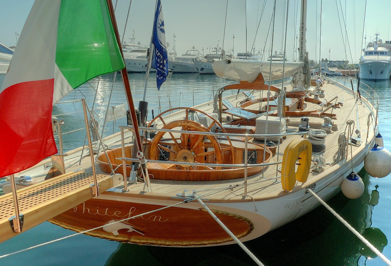 [27m-Yacht-WHITEFIN]-9789-82.jpg