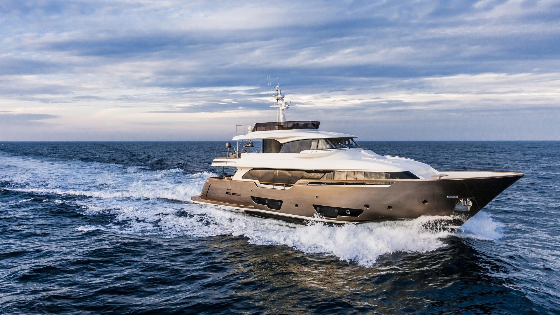 [28m-Yacht-YVONNE]-9917-2.jpg