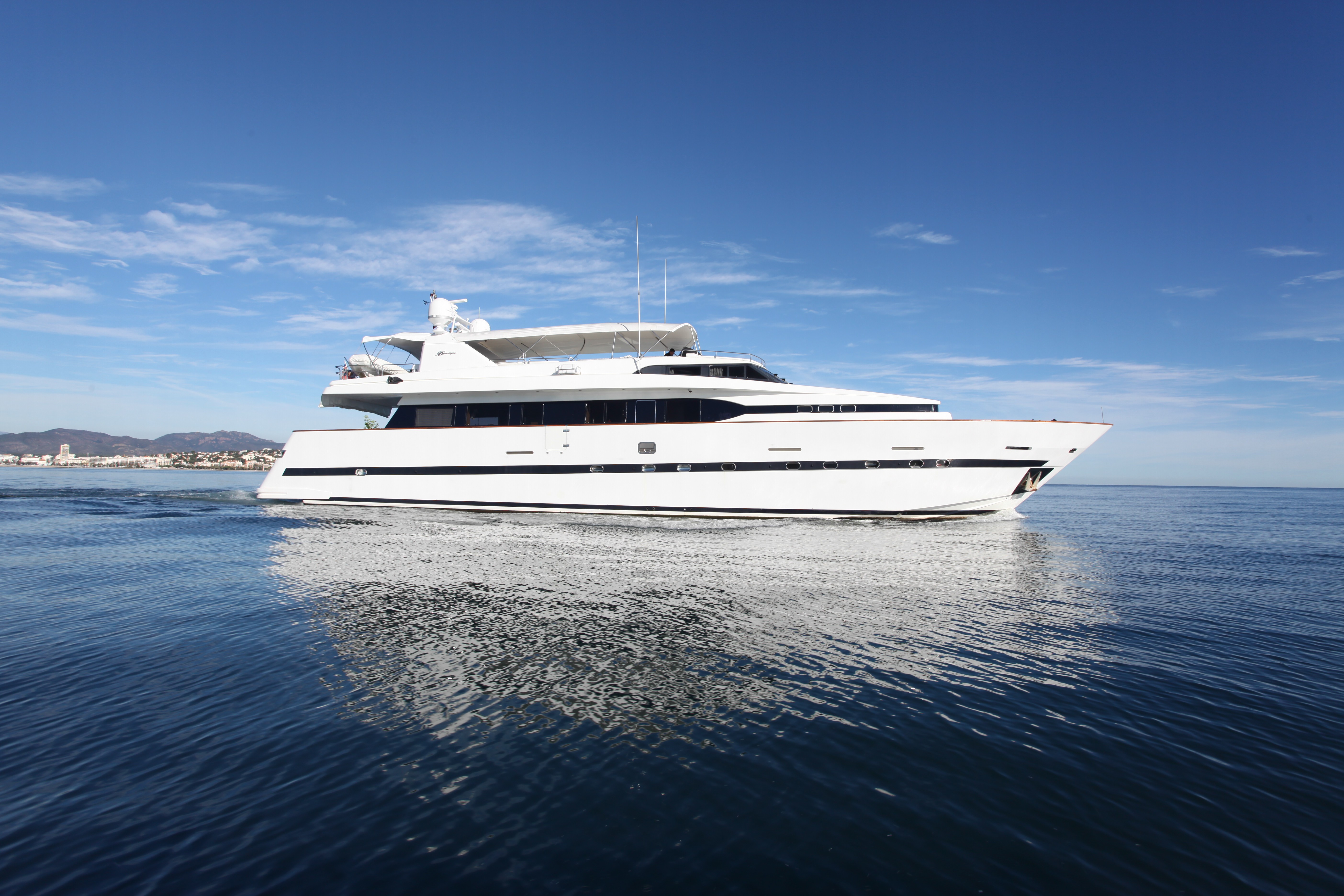 [29m-Yacht-MOONDANCE]-9832-167.jpg