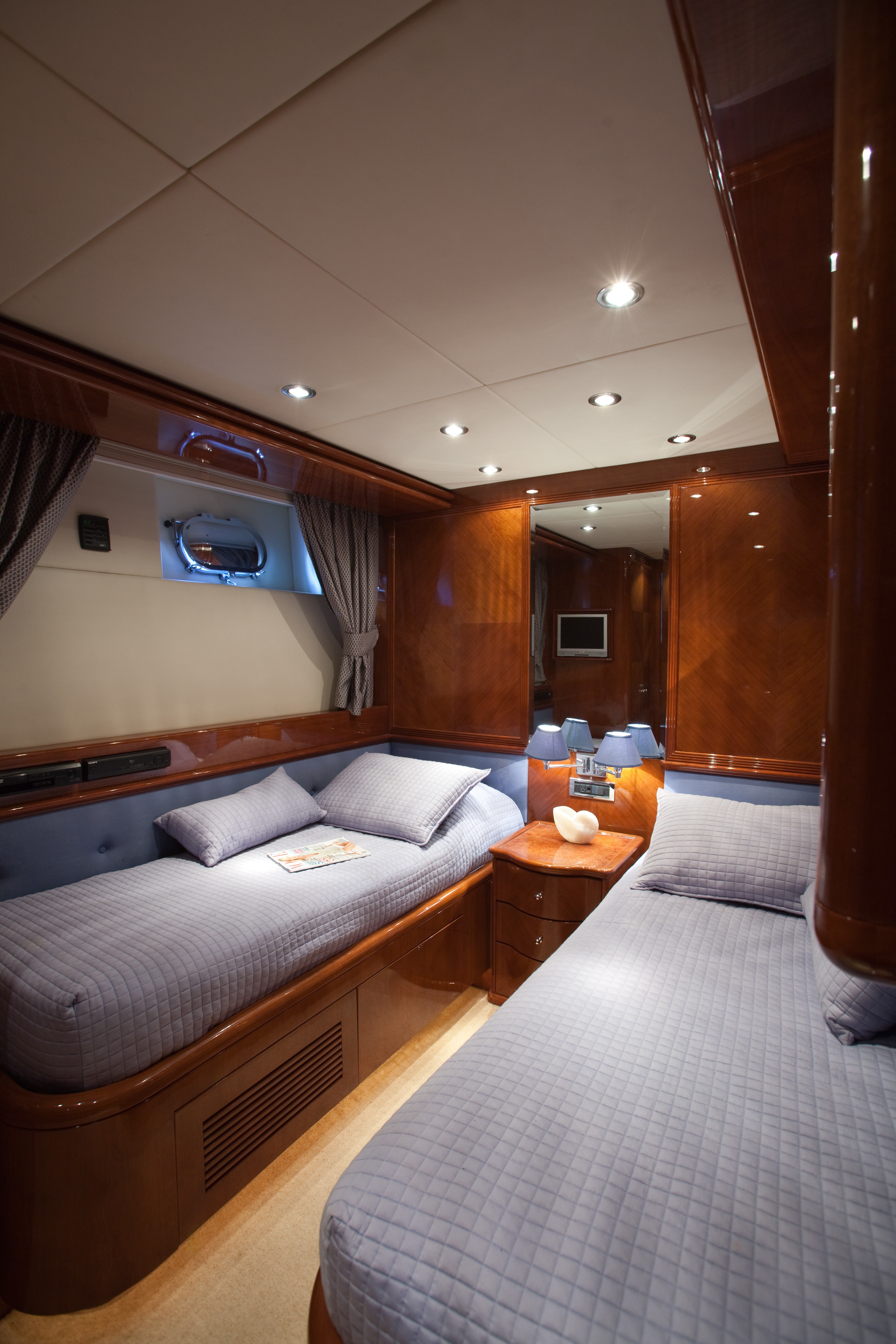 [30m-Yacht-SUPER]-9123-150.jpg