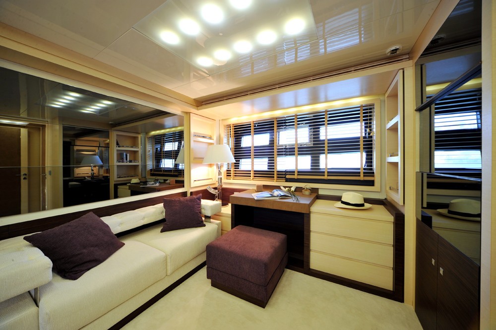 [31m-Yacht-ASTRO]-9805-22.jpg
