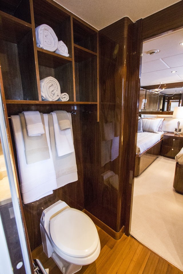 [31m-Yacht-CARBON-COPY]-9211-158.jpg