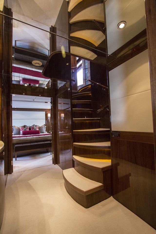 [31m-Yacht-CARBON-COPY]-9211-209.jpg