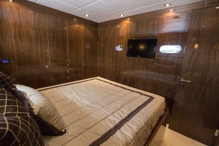 [31m-Yacht-CARBON-COPY]-9211-40.jpg