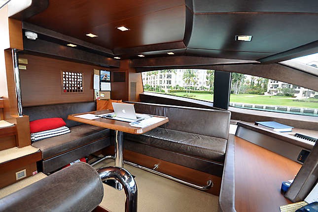 [32m-Yacht-LADY-CAROLE]-9817-130.jpg