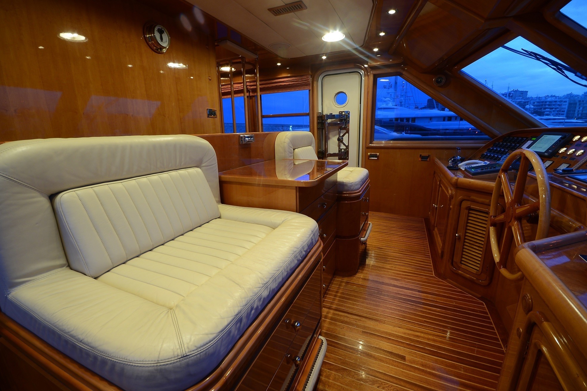 [34m-Yacht-CAMELLIA]-9329-23.jpg