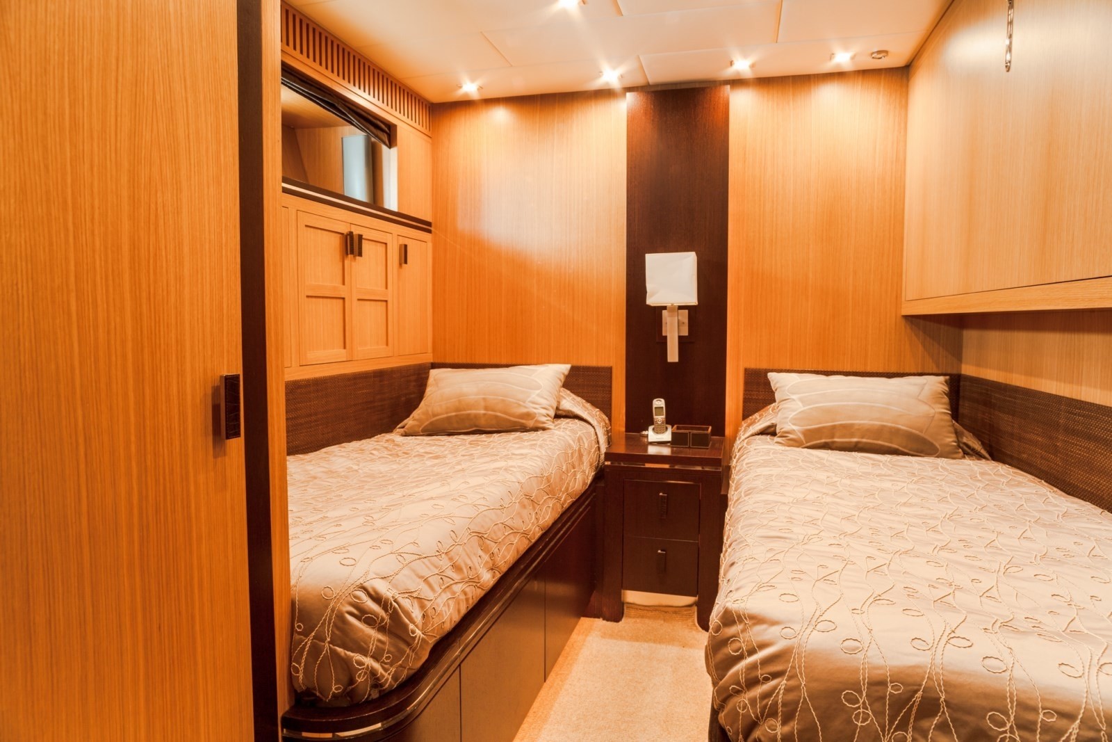 [34m-Yacht-LEOPARD]-9283-19.jpg