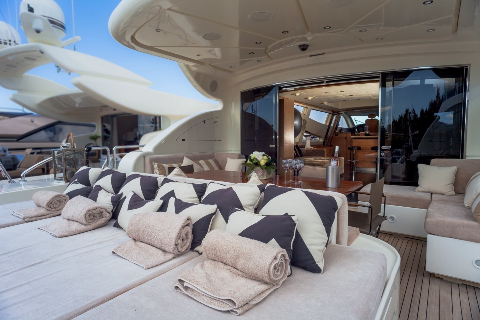 [34m-Yacht-LEOPARD]-9283-73.jpg