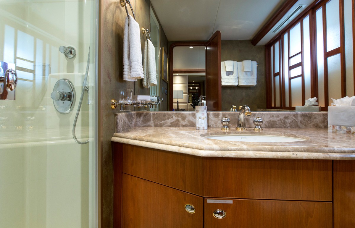 [34m-Yacht-OASIS]-9481-156.jpg