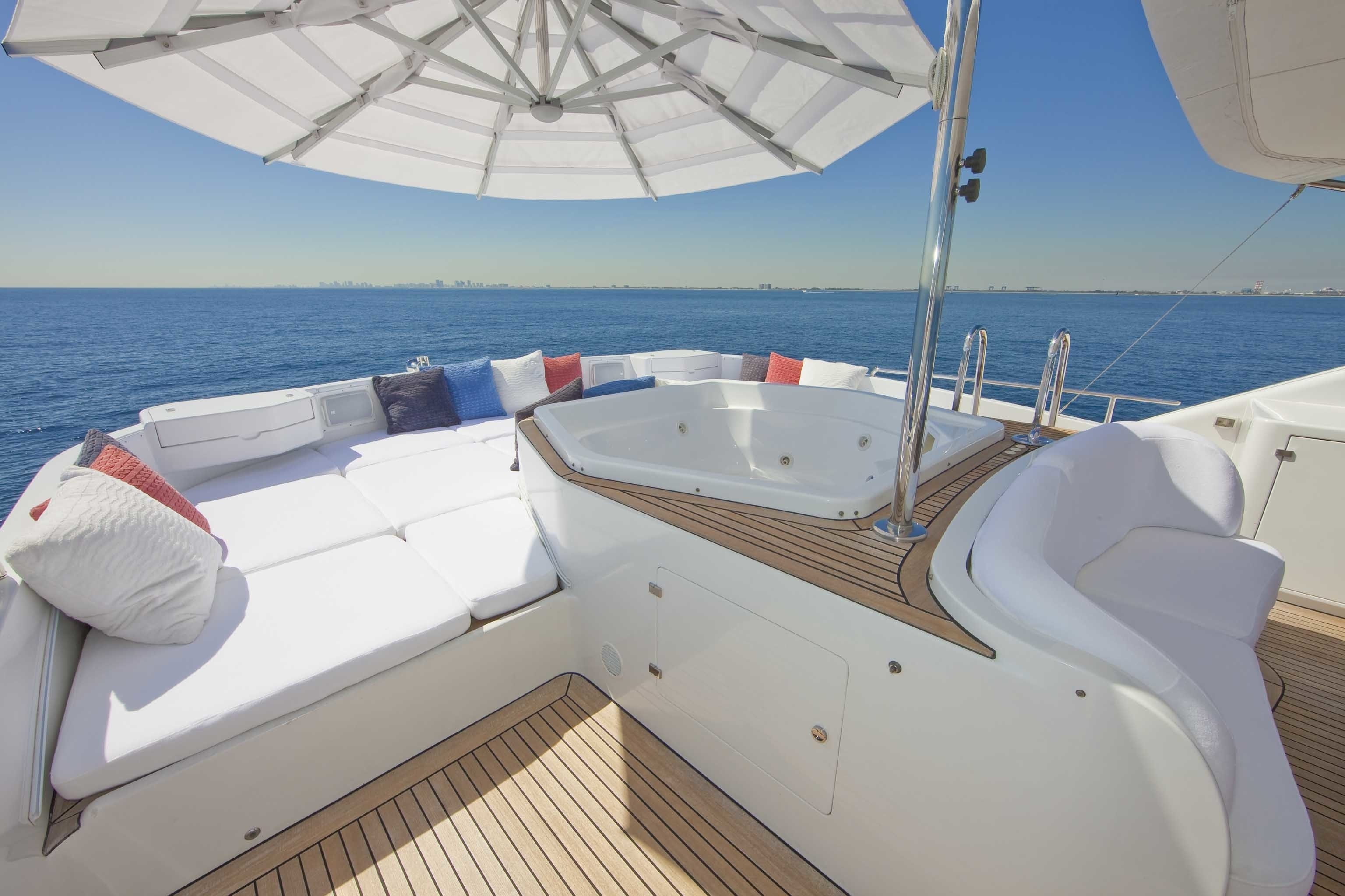 [35m-Yacht-CAMARINA-ROYALE]-9443-27.jpg