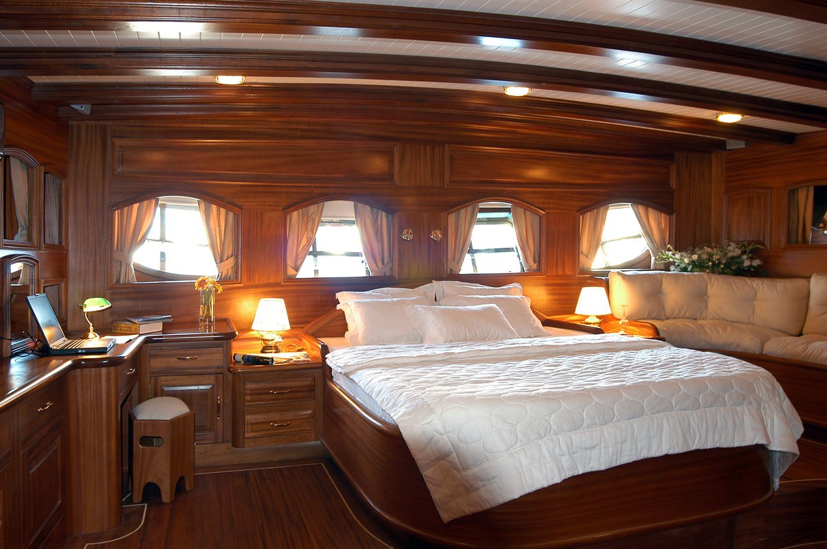 [35m-Yacht-QUEEN-OF-KARIA]-9103-106.jpg
