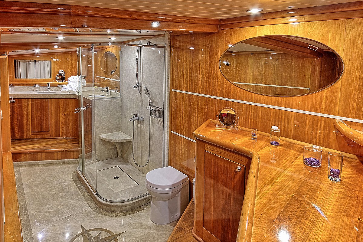[36m-Yacht-SILVER-MOON]-9766-218.jpg