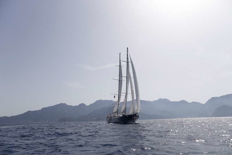 [36m-Yacht-SILVER-MOON]-9766-221.jpg