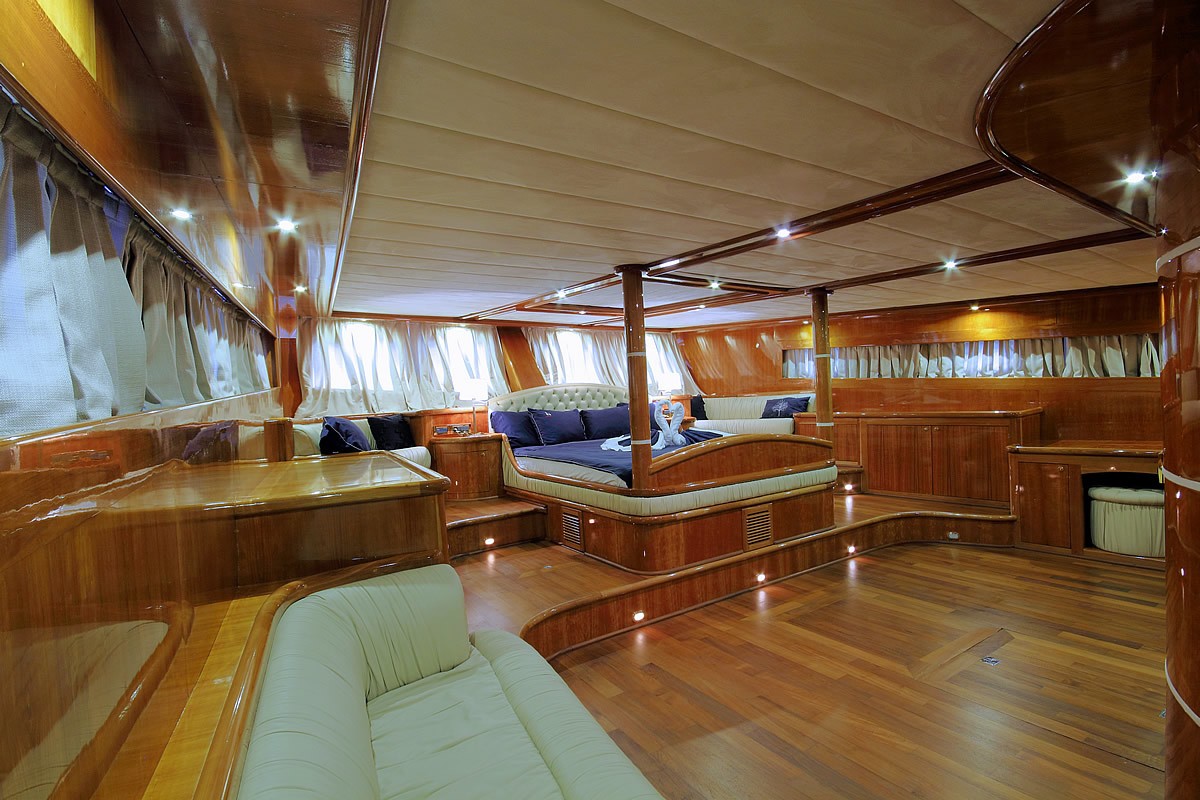 [36m-Yacht-SILVER-MOON]-9766-39.jpg