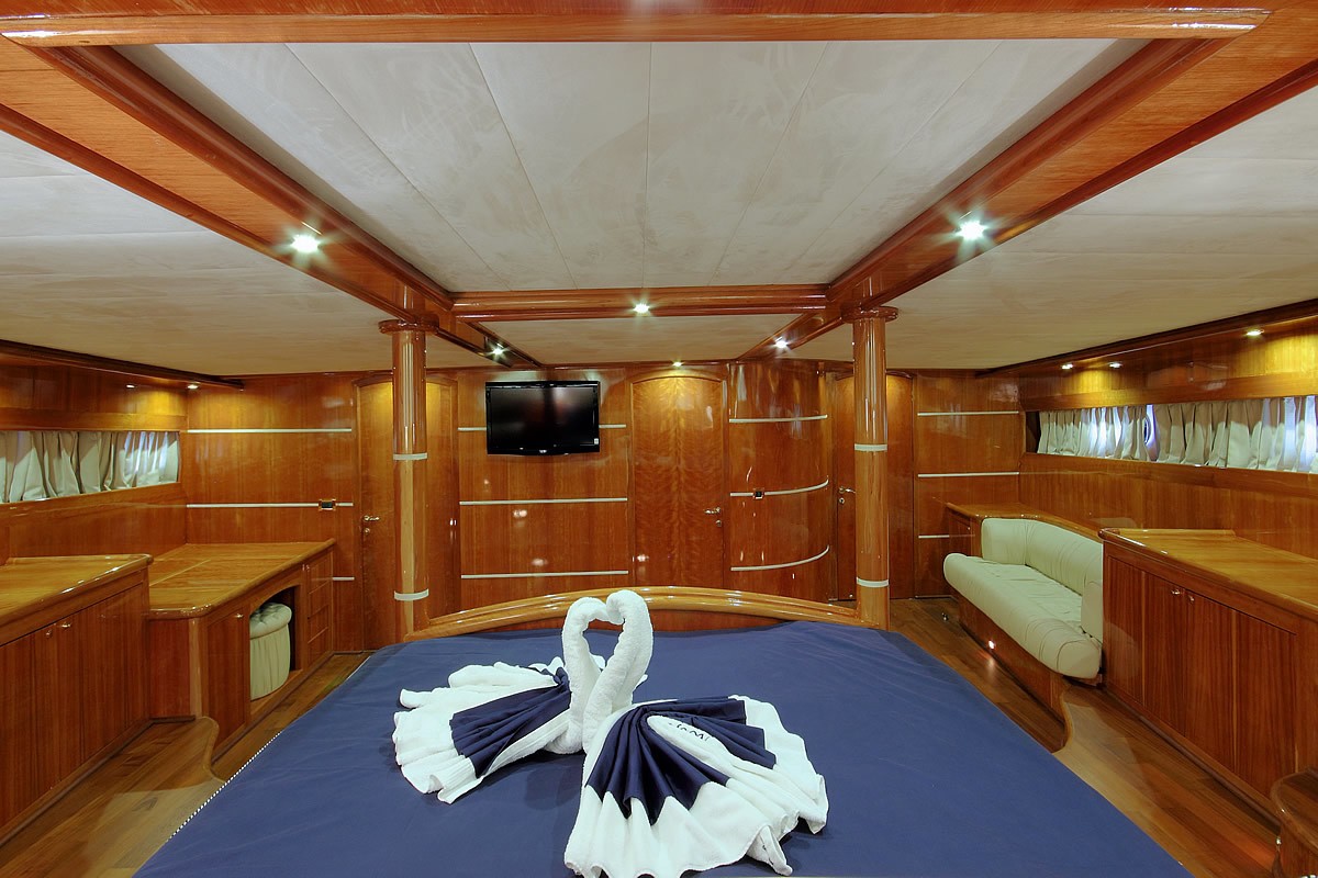 [36m-Yacht-SILVER-MOON]-9766-48.jpg
