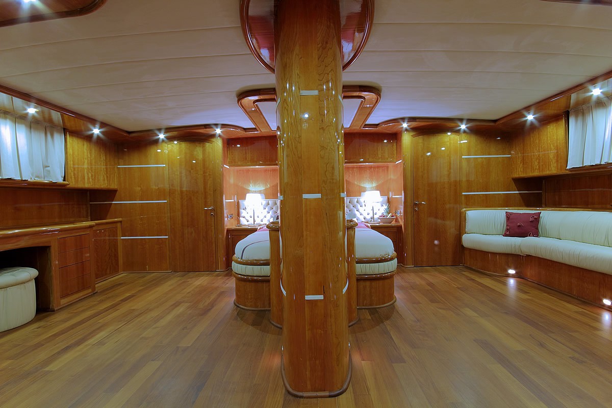 [36m-Yacht-SILVER-MOON]-9766-51.jpg