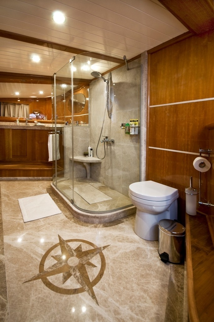 [36m-Yacht-SILVER-MOON]-9766-70.jpg