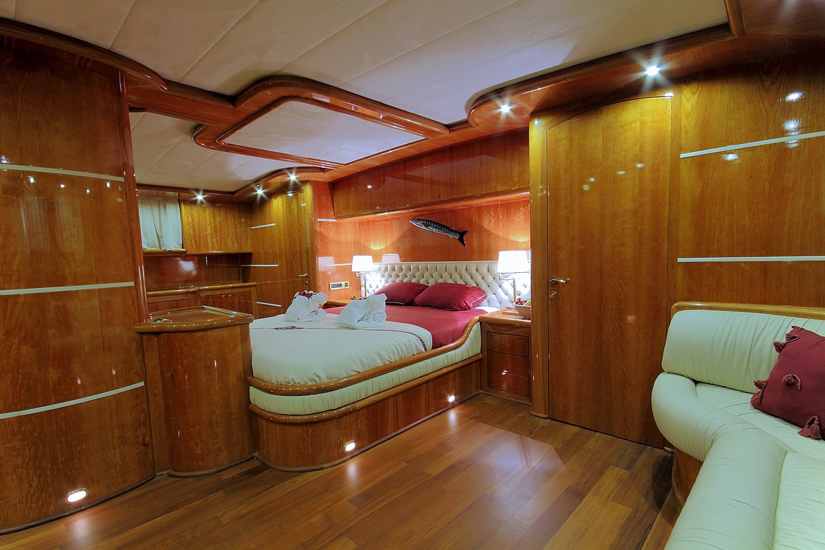 [36m-Yacht-SILVER-MOON]-9766-83.jpg