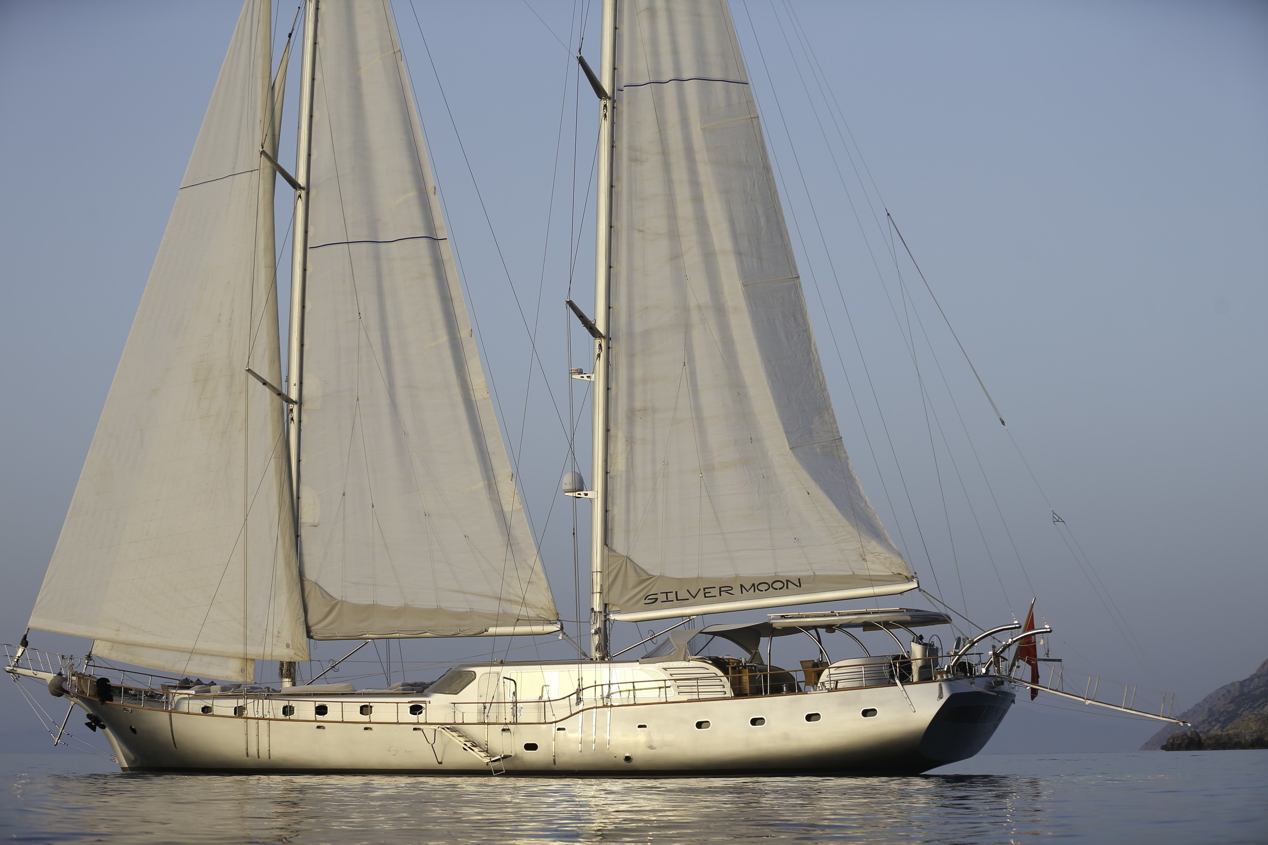 [36m-Yacht-SILVER-MOON]-9766-90.jpg