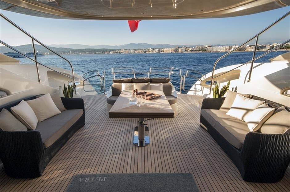 [37m-Yacht-PETRA]-9162-123.jpg