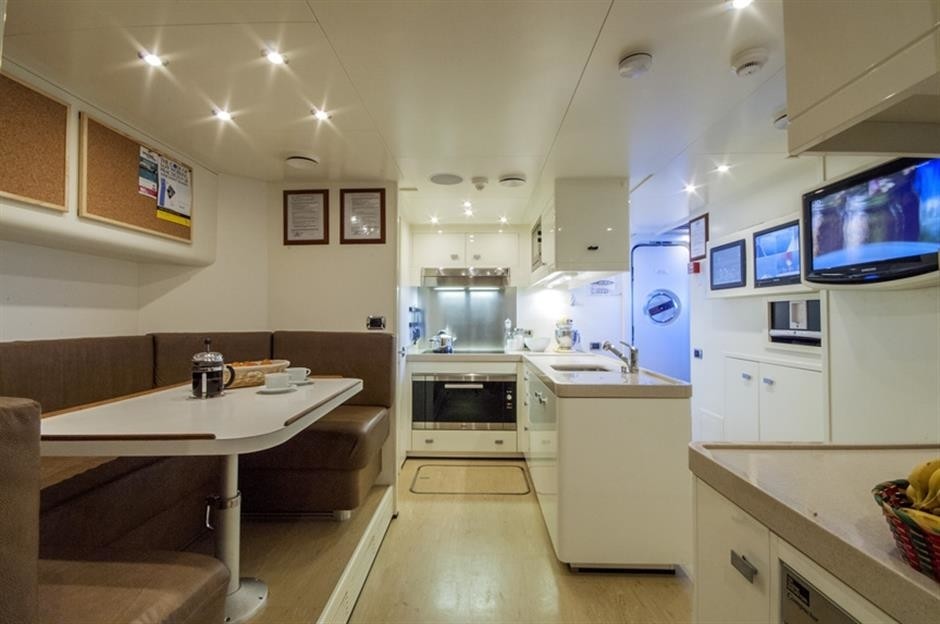 [37m-Yacht-PETRA]-9162-160.jpg