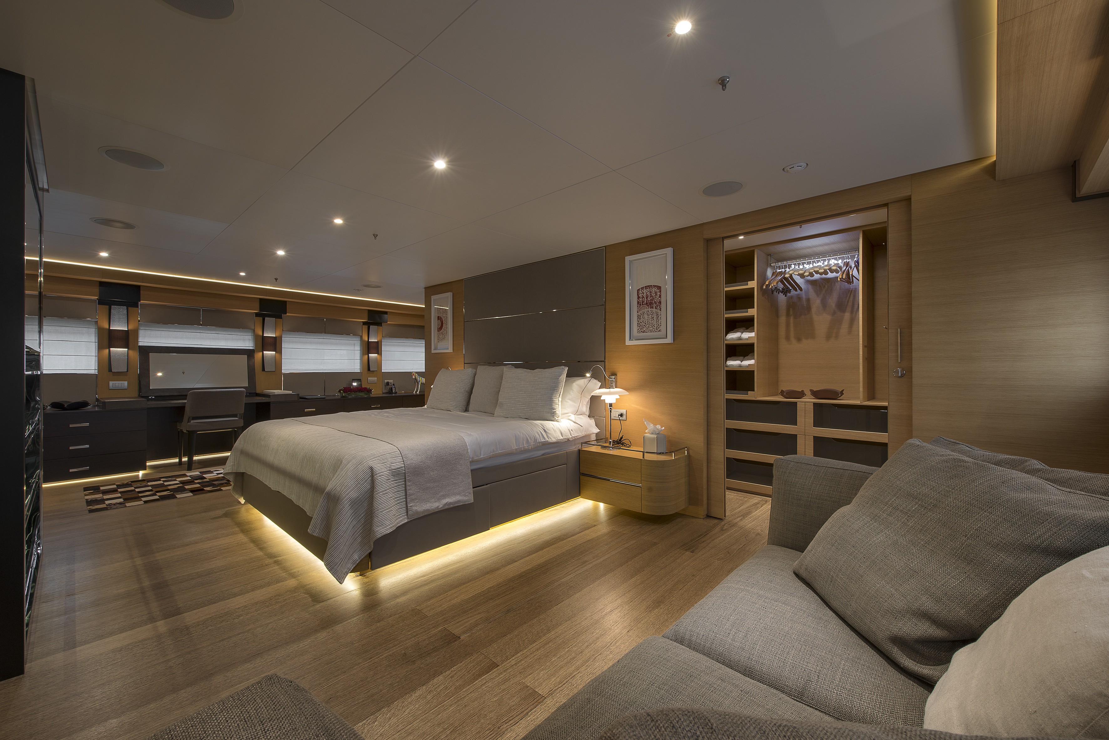 [39m-Yacht-DARLINGS]-9806-167.jpg