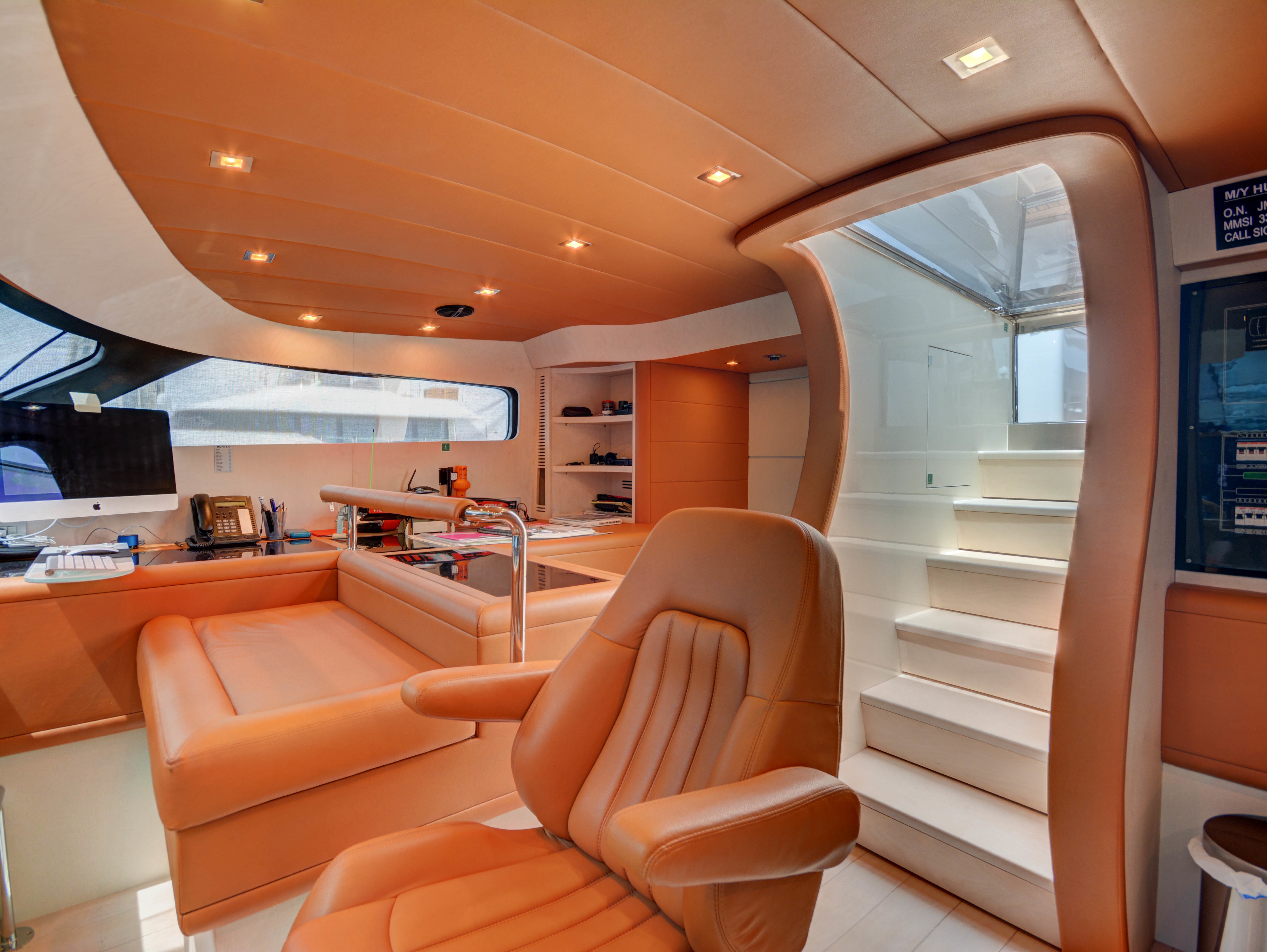 [39m-Yacht-HUNTER]-9925-167.jpg