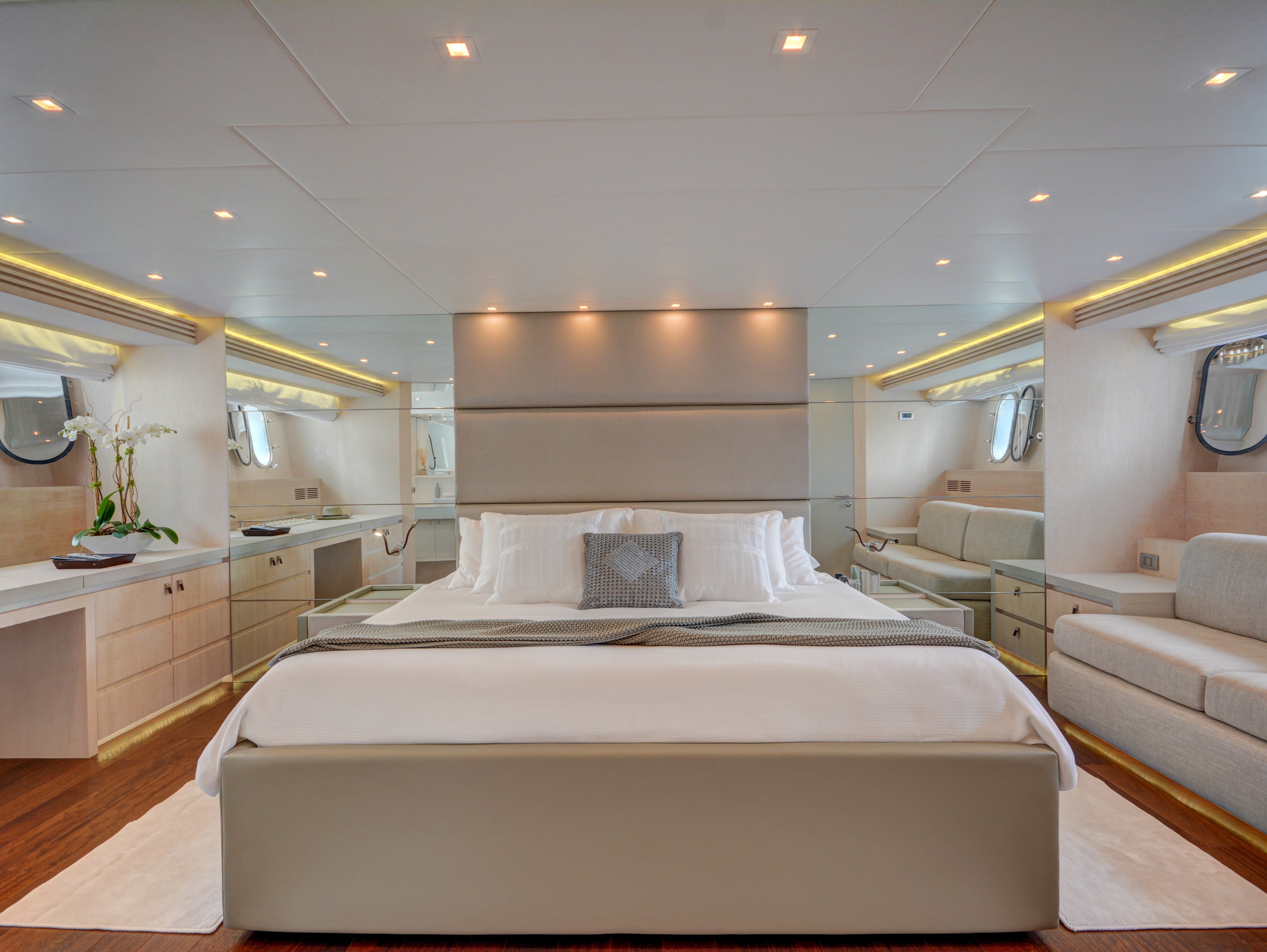[39m-Yacht-HUNTER]-9925-32.jpg