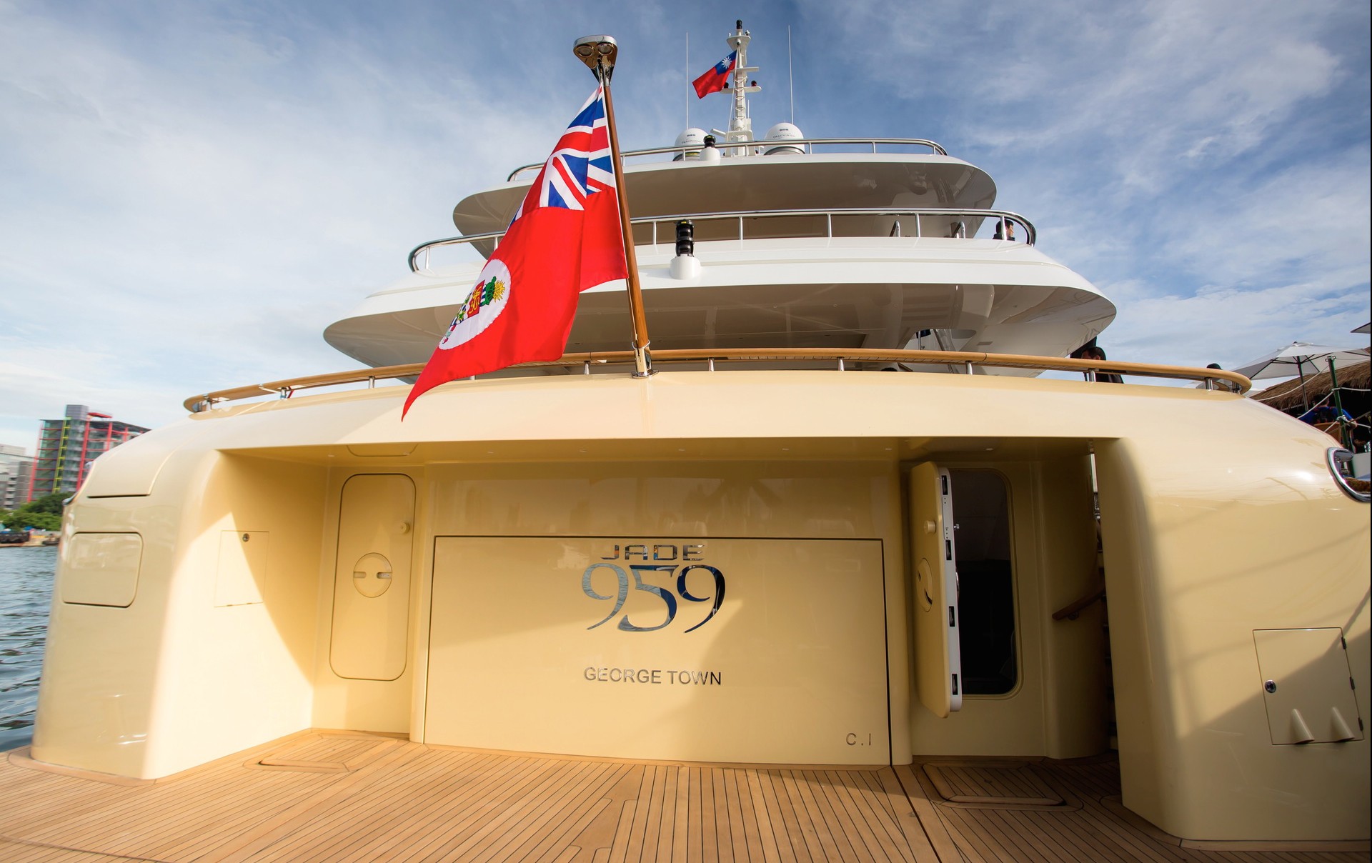 [52m-Yacht-JADE-959]-9990-27.jpg