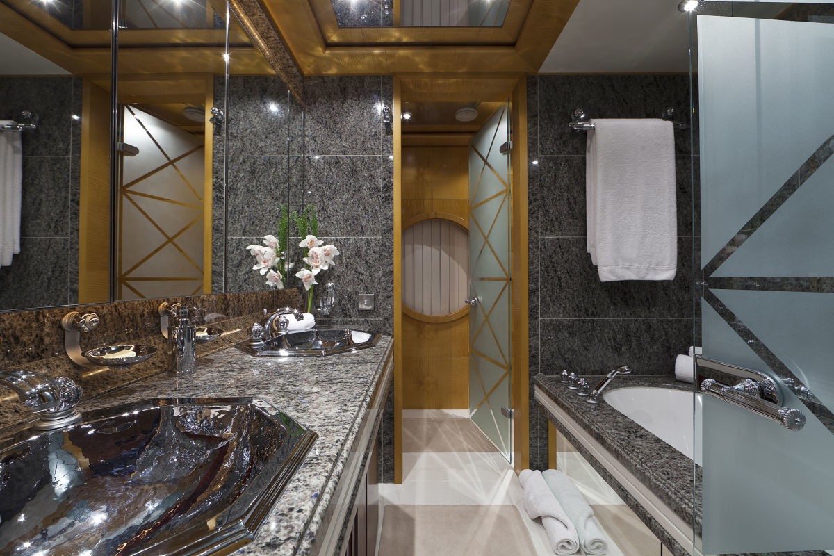 [62m-Yacht-SARAH]-9893-47.jpg
