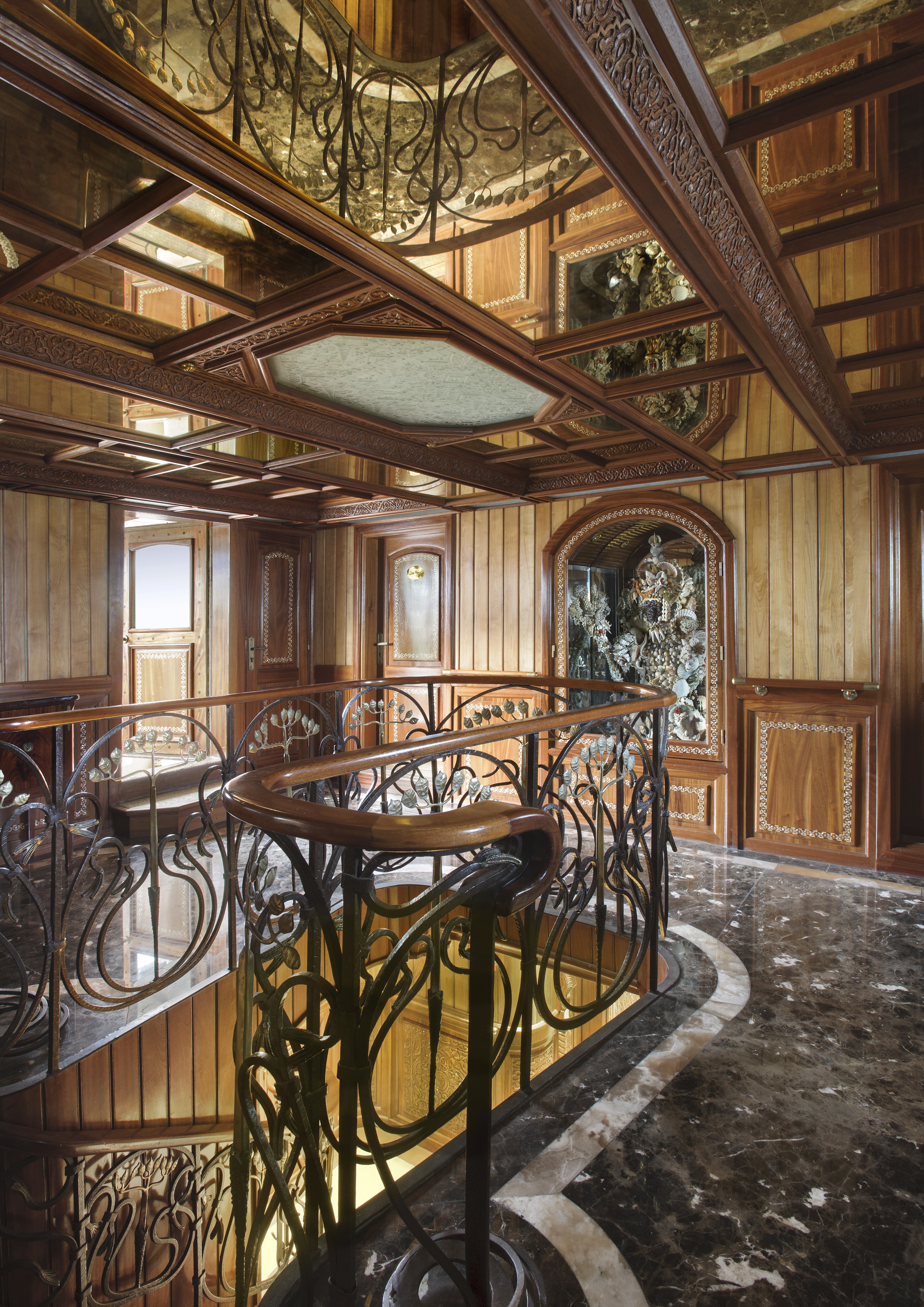 [65m-Yacht-LA-SULTANA]-9952-149.jpg