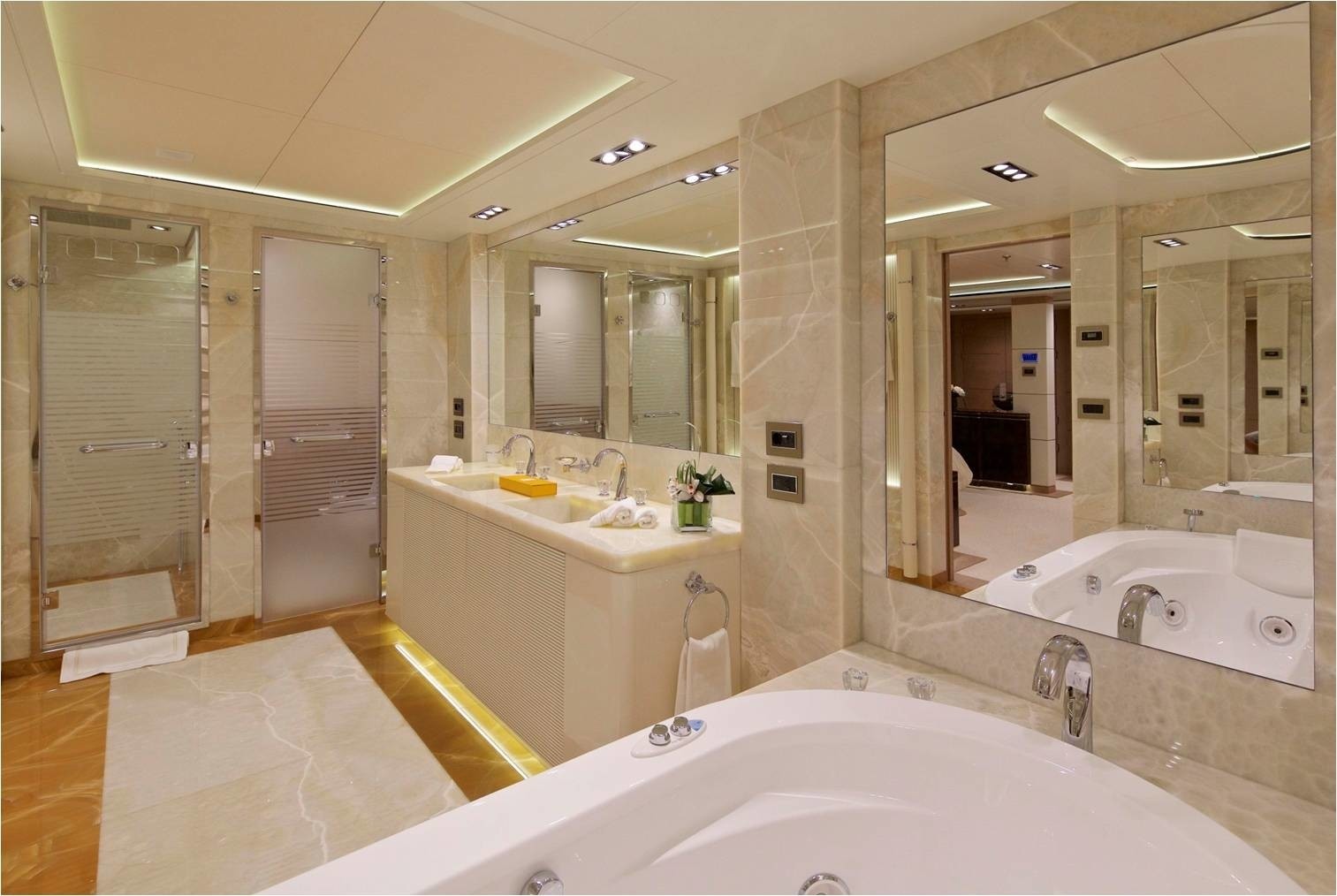[71m-Yacht-NATALINA-A]-9663-156.jpg