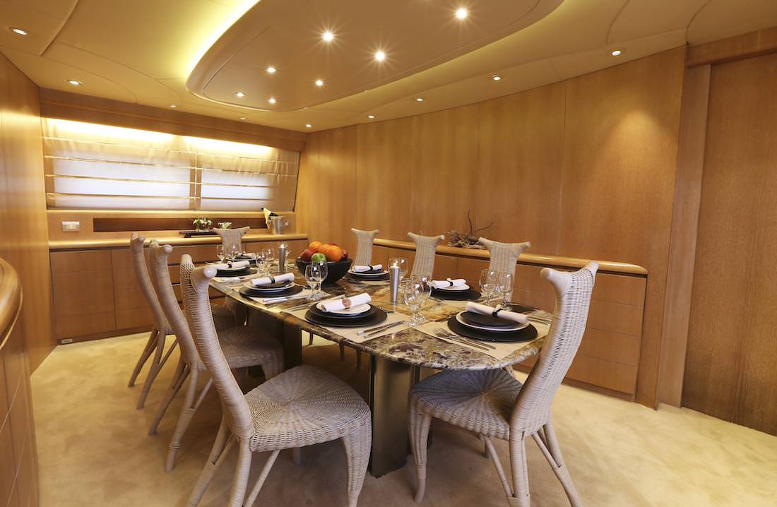 [LUXURY-MOTOR-YACHT-IF]-951-4.jpg