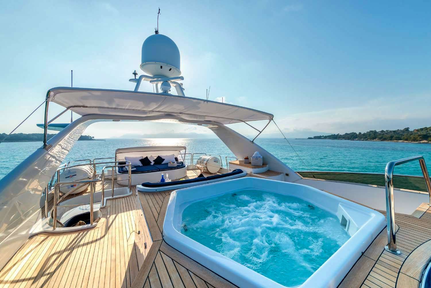 [LUXURY-YACHT-REBELLIOUS]-960-10.jpg