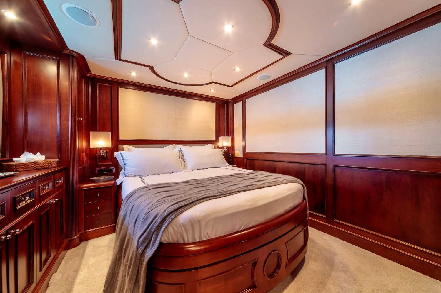 [LUXURY-YACHT-REBELLIOUS]-960-14.jpg