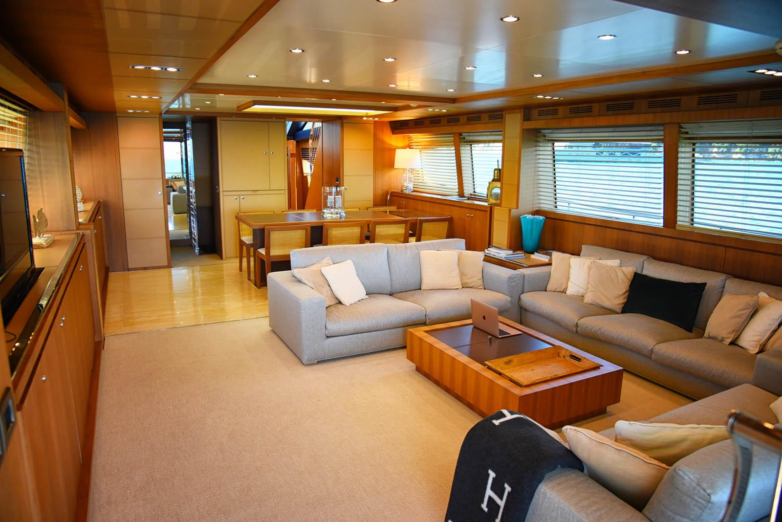 [MOTOR-YACHT-ANYTHING-GOES-IV]-9609-1.png