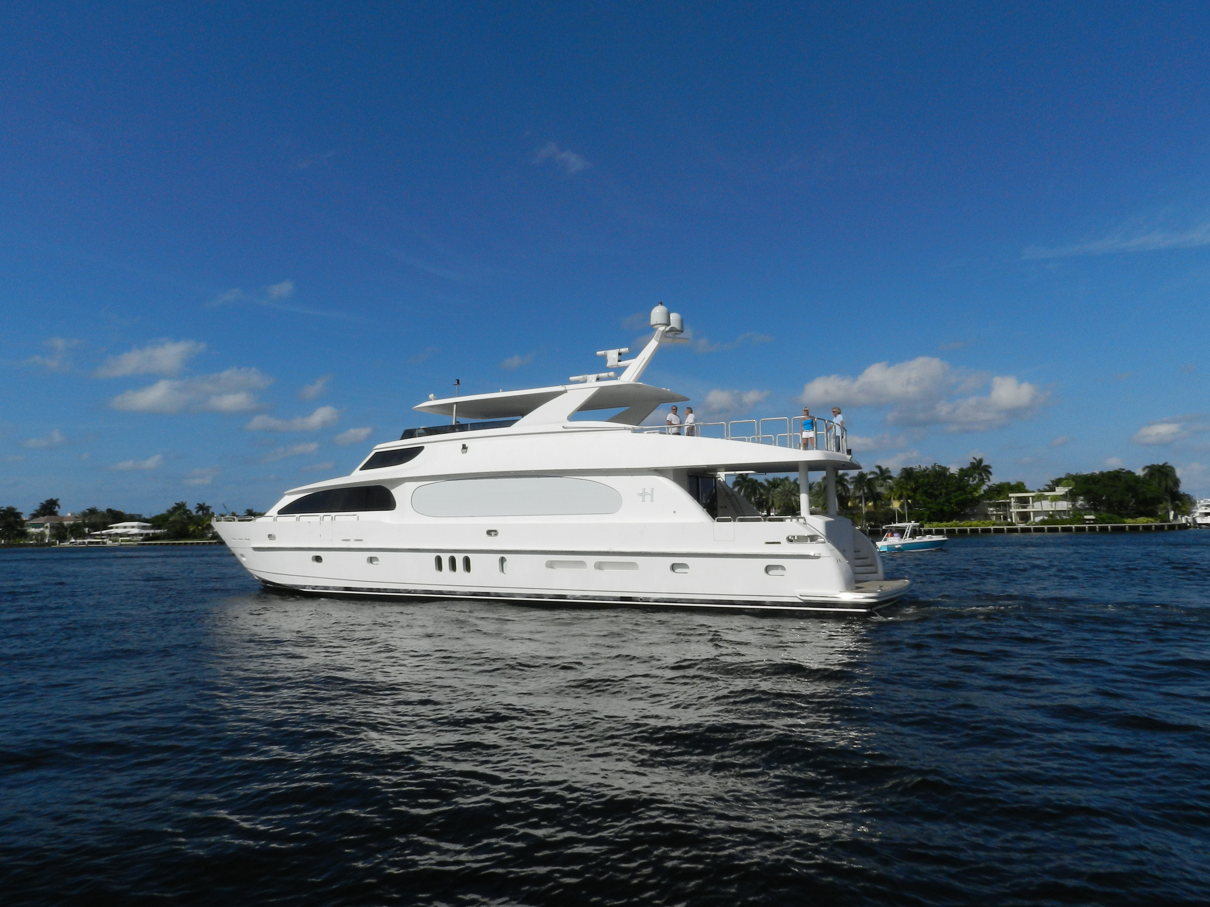 [MOTOR-YACHT-CARBON-COPY]-9211-3.jpg