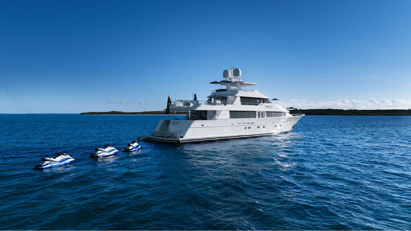 [MOTOR-YACHT-CHASING-DAYLIGHT]-9072-12.jpg