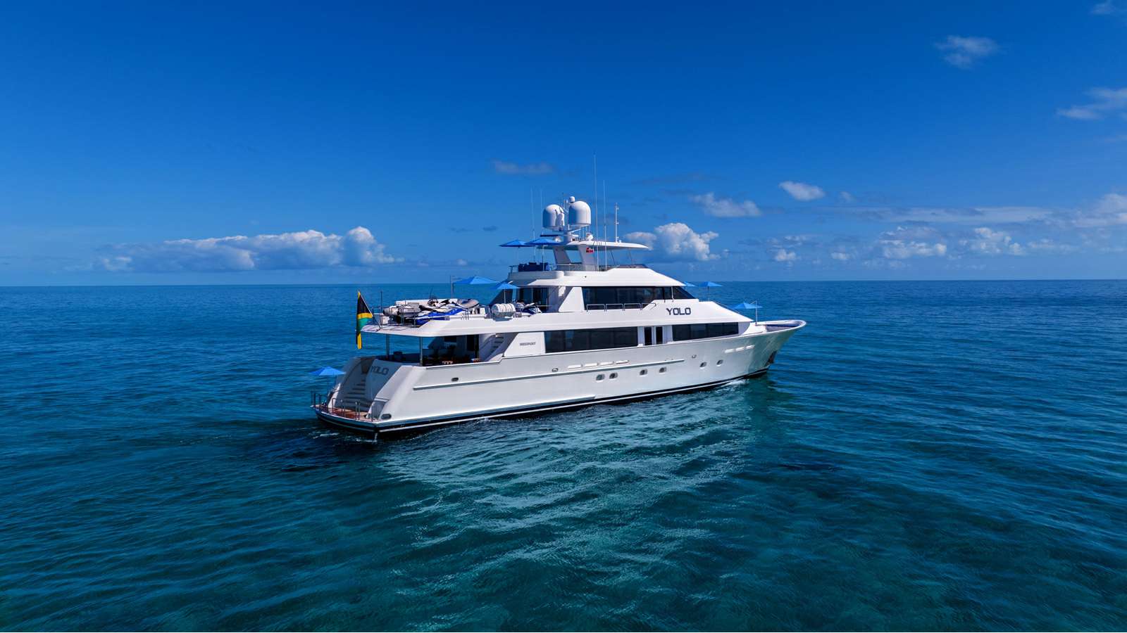[MOTOR-YACHT-CHASING-DAYLIGHT]-9072-6.jpg
