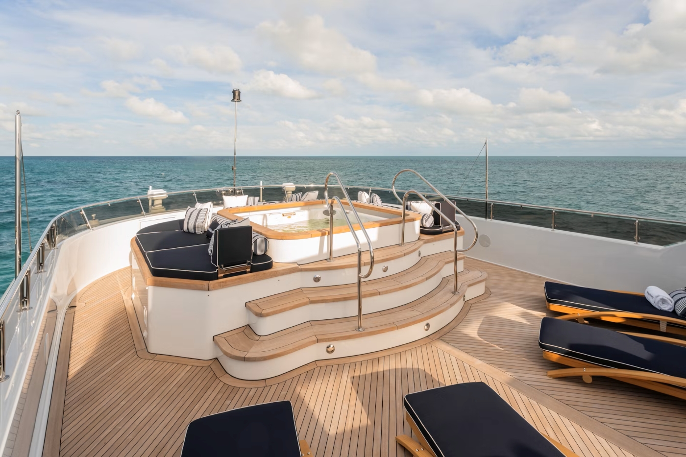 [MOTOR-YACHT-ESPRESSO-III-EX-BURNA-EX-POSITIVE-CARRY]-9063-45.jpg