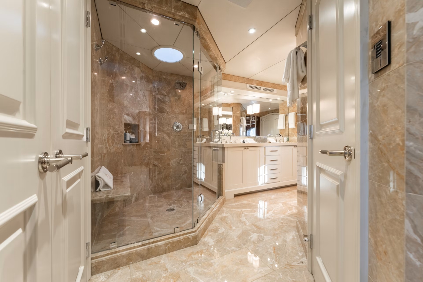 [MOTOR-YACHT-ESPRESSO-III-EX-BURNA-EX-POSITIVE-CARRY]-9063-65.jpg