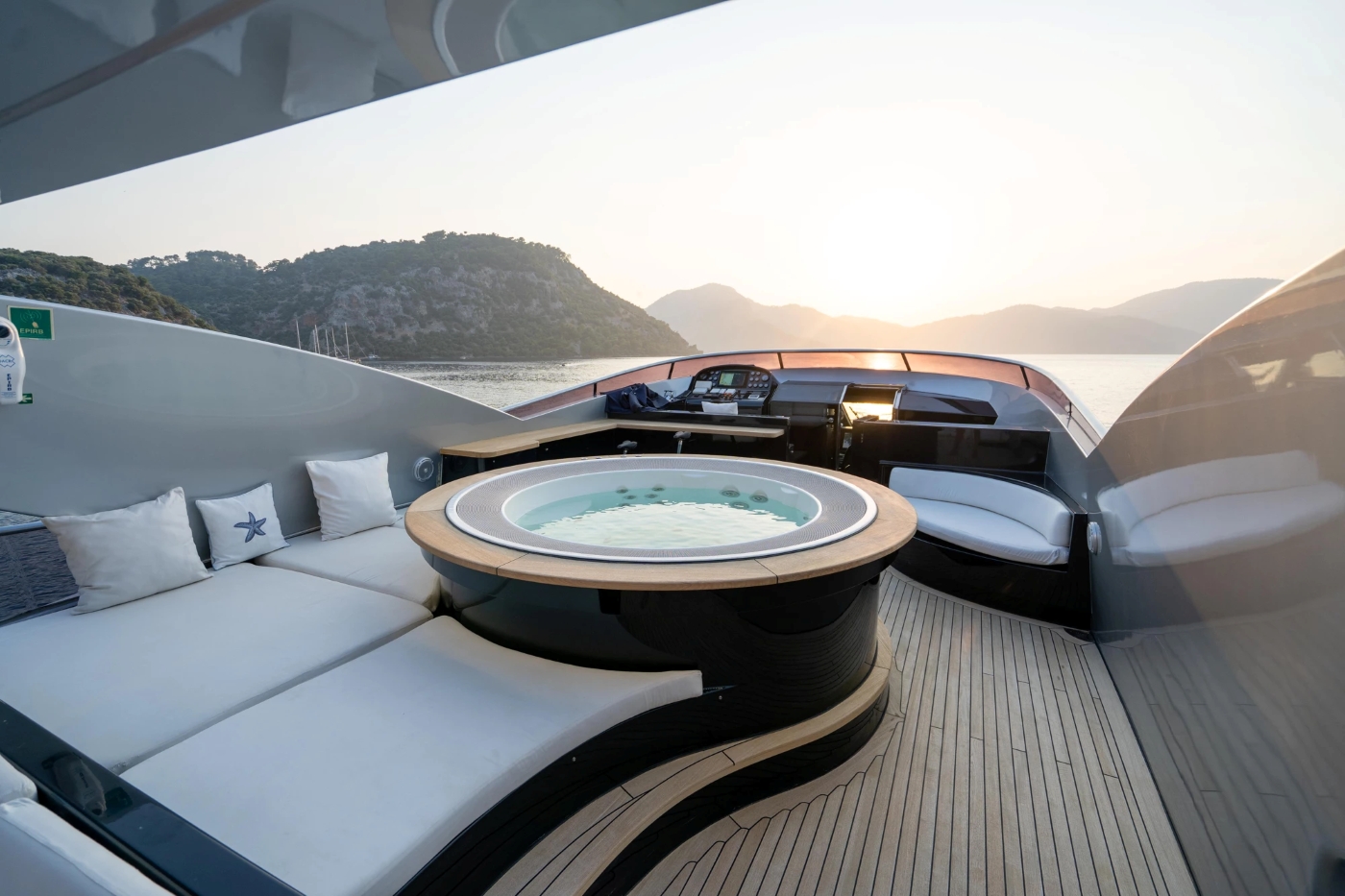 [MOTOR-YACHT-HARUN]-9894-21.jpg