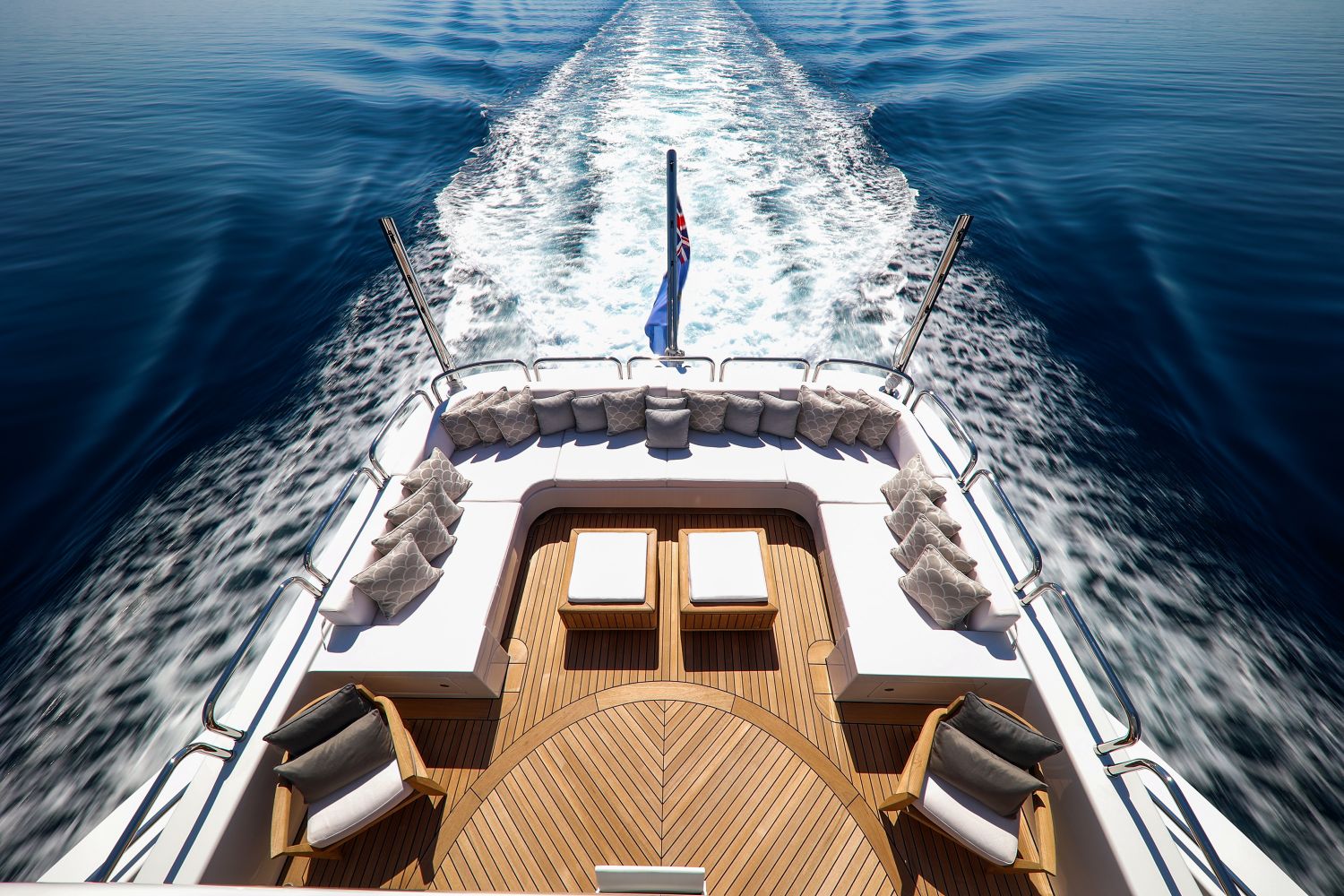 [MOTOR-YACHT-KISS-EX-LADY-DAHLIA]-9174-4.jpg