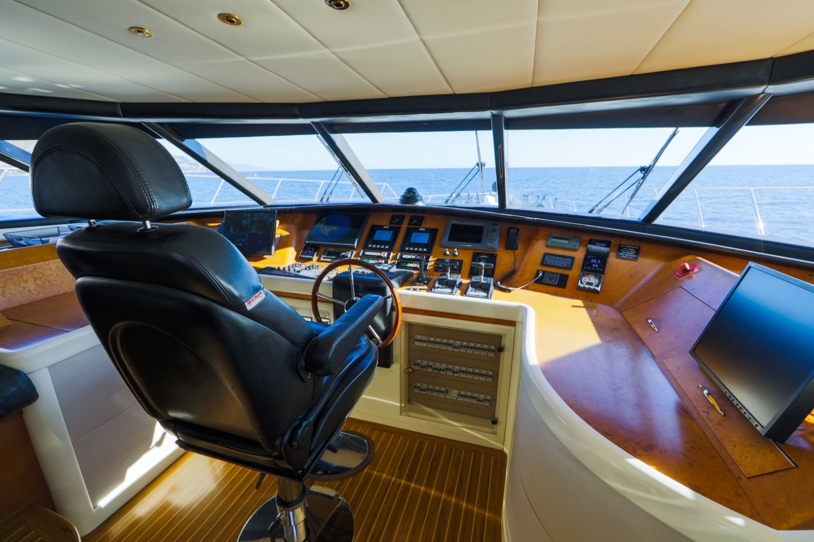 [MOTOR-YACHT-MABRUK-III]-937-7.jpg
