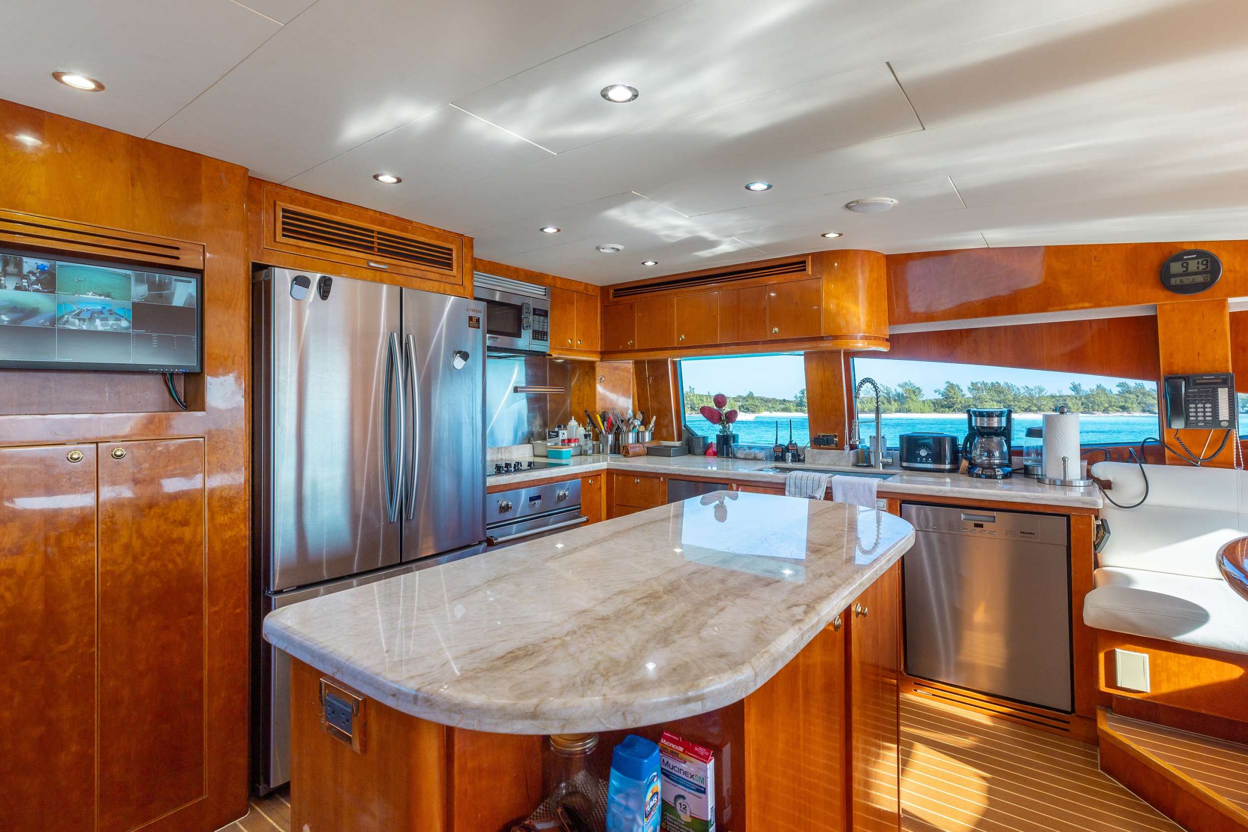 [MOTOR-YACHT-VITESSE]-9941-6.jpg