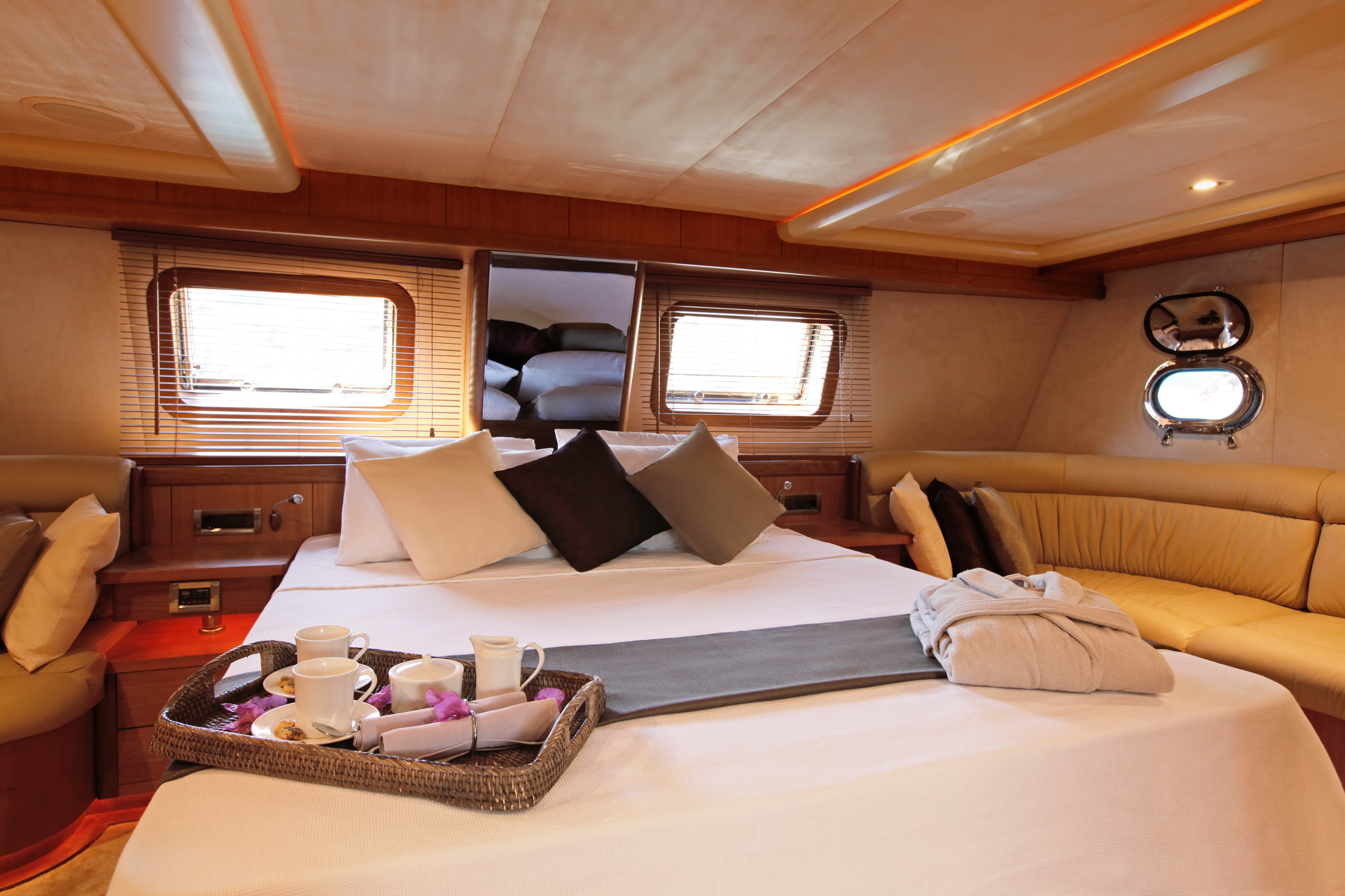 [SAILING-YACHT-MISS-B]-9310-17.jpg