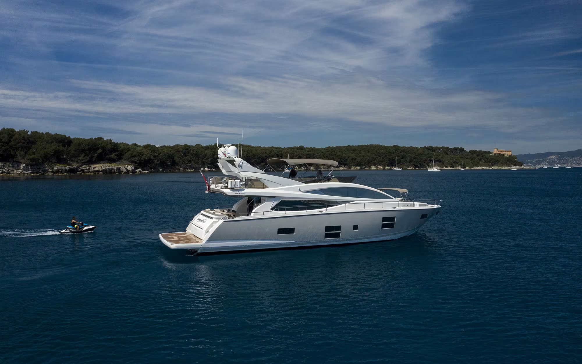 101 Luxury yacht SUMMER BREEZE.jpg