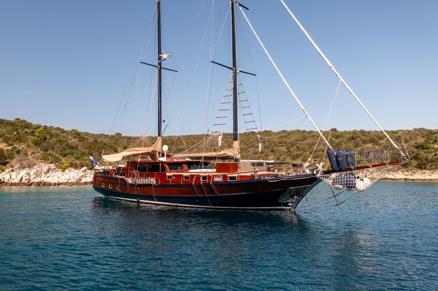 101 Sailing yacht PACHA.jpg