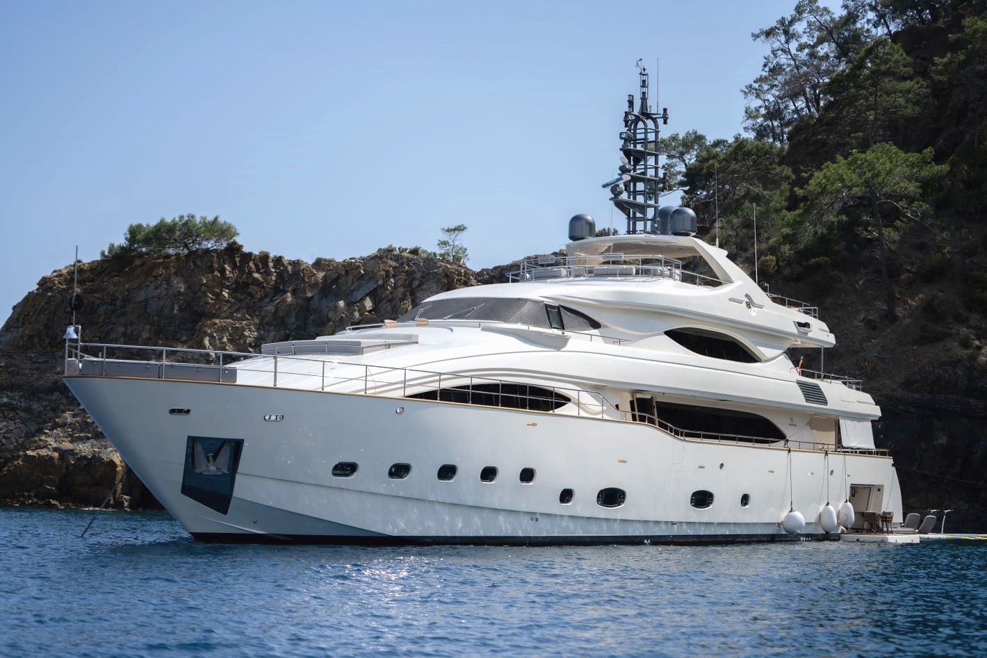 101 Superyacht ARIELA.jpg
