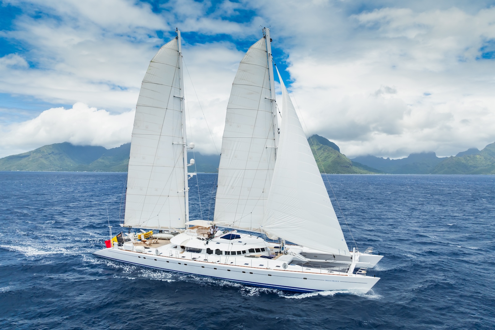 101 Superyacht DOUCE FRANCE.jpg